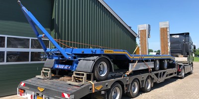 Scorpion 3 axle semi low loader