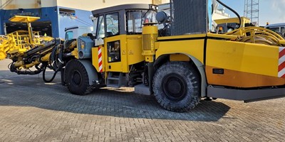 ATLAS COPCO TUNNEL DRILL ON TRANSPORT