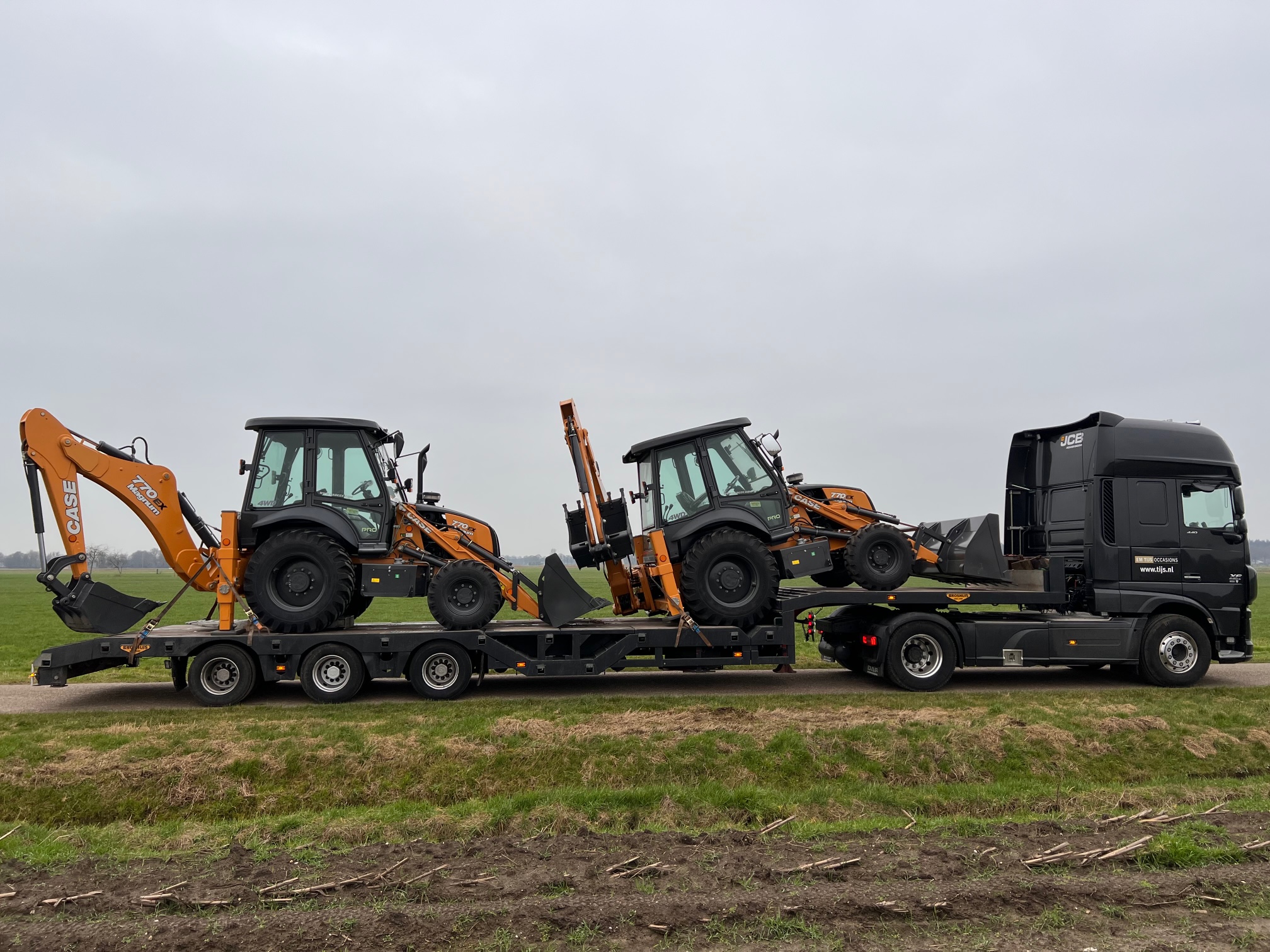 CASE 770 EX  graaf laad machine verkocht naar Amerika