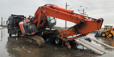 FEHLER BEIM TRANSPORT HITACHI Raupenkran...