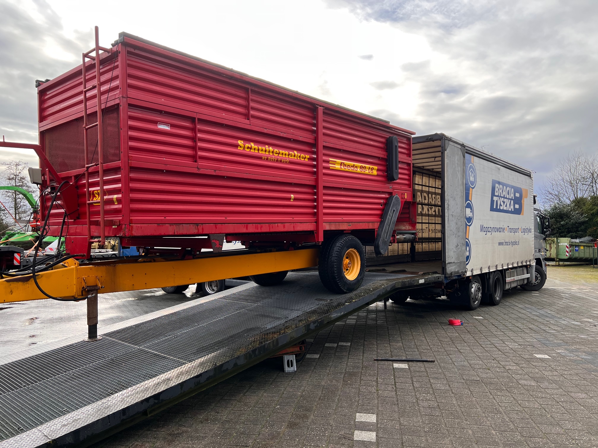 SCHUITEMAKER Feedo voermengwagen  onderweg naar Polen 