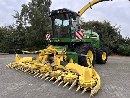 Cosechadora de forraje John Deere 7450 + cabezal de maíz Kemper 360 plus ( 2016) 