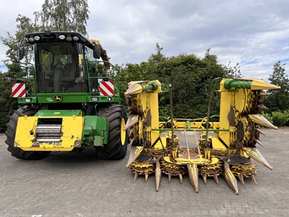 John Deere 7450 hakselaar + Kemper 360 maisbek