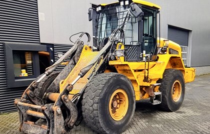 JCB 427 HT T4F shovel 