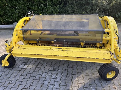 JOHN DEERE 630C graspickup