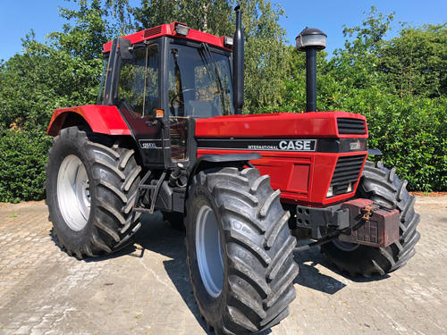 CASE 1255 XLA tractor 