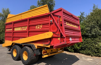 SCHUITEMAKER 135 SW opraap-doseerwagen 