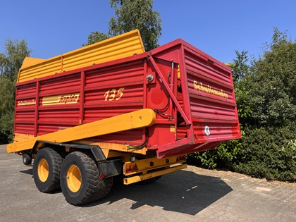 SCHUITEMAKER 135 SW opraap-doseerwagen 