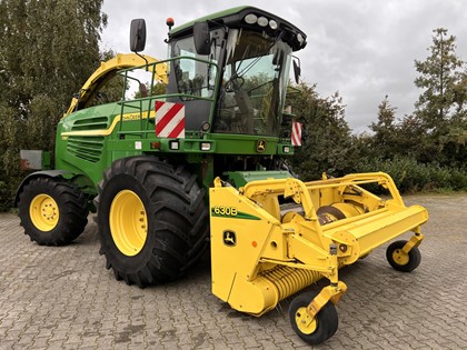 JOHN DEERE 7280 hakselaar  + 630B graspickup