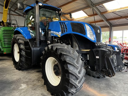 New holland T8..360 ultra Command 