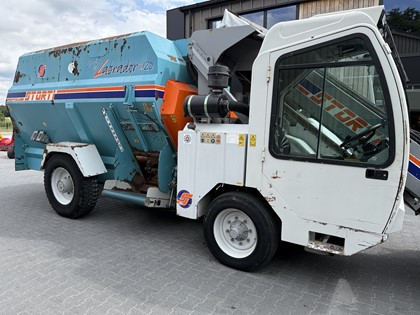 Storti Labrador 120 voermengwagen